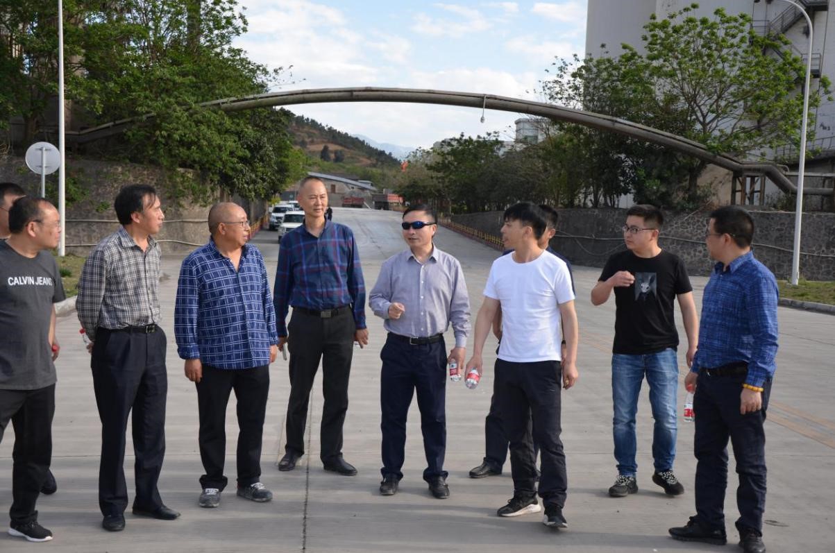 云南江川區(qū)區(qū)長(zhǎng)王志華一行蒞臨川威集團(tuán)考察交流
