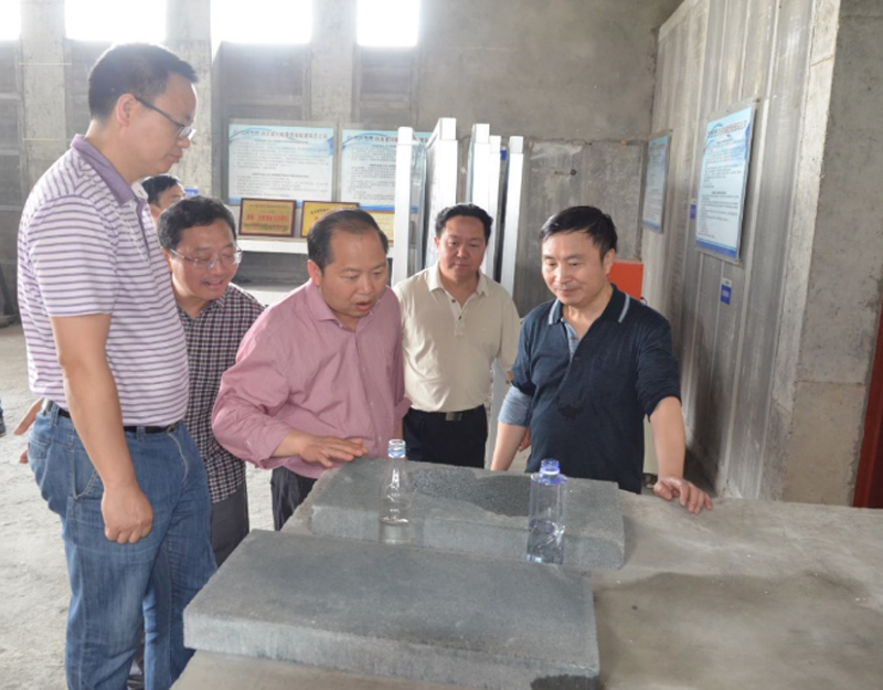 集團(tuán)領(lǐng)導(dǎo)五一勞動節(jié)到一線調(diào)研(圖1)