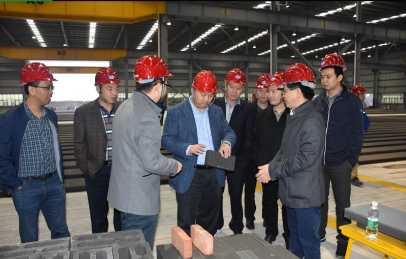 仁壽縣委書(shū)記秦彪一行到川威參觀考察(圖2)