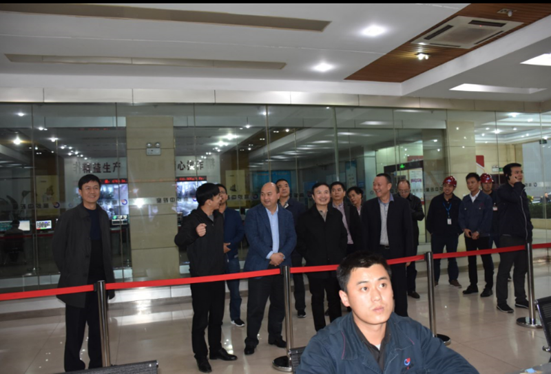 仁壽縣委書(shū)記秦彪一行到川威參觀考察(圖3)