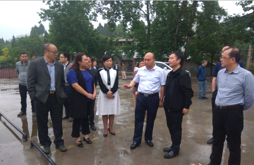 川威集團(tuán)董事長王勁一行考察仁壽縣(圖2)