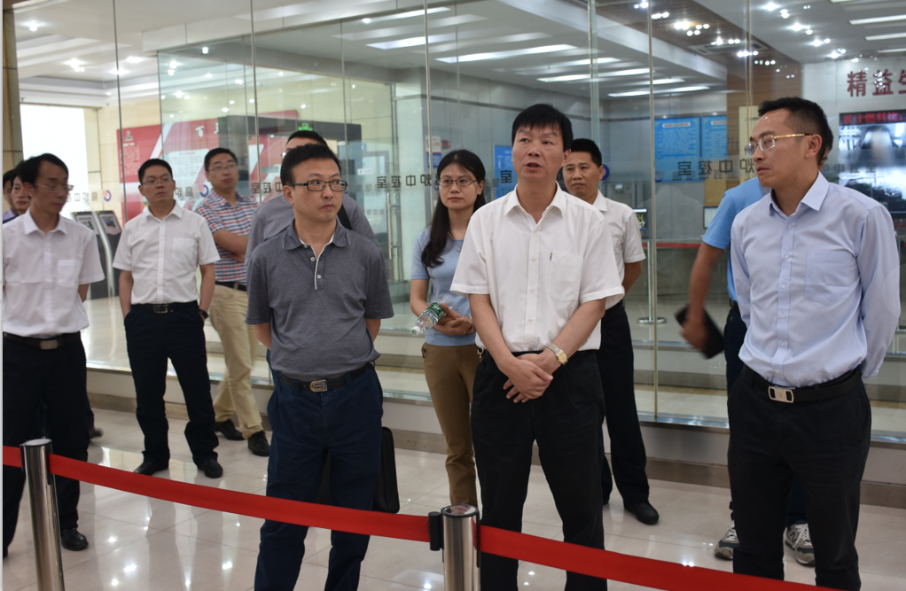 省國(guó)稅局劉江處長(zhǎng)一行來(lái)川威參觀交流(圖1)