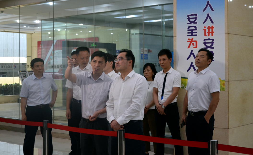 市委副書記牟錦毅一行蒞臨川威連界區(qū)域視察調(diào)研(圖2)