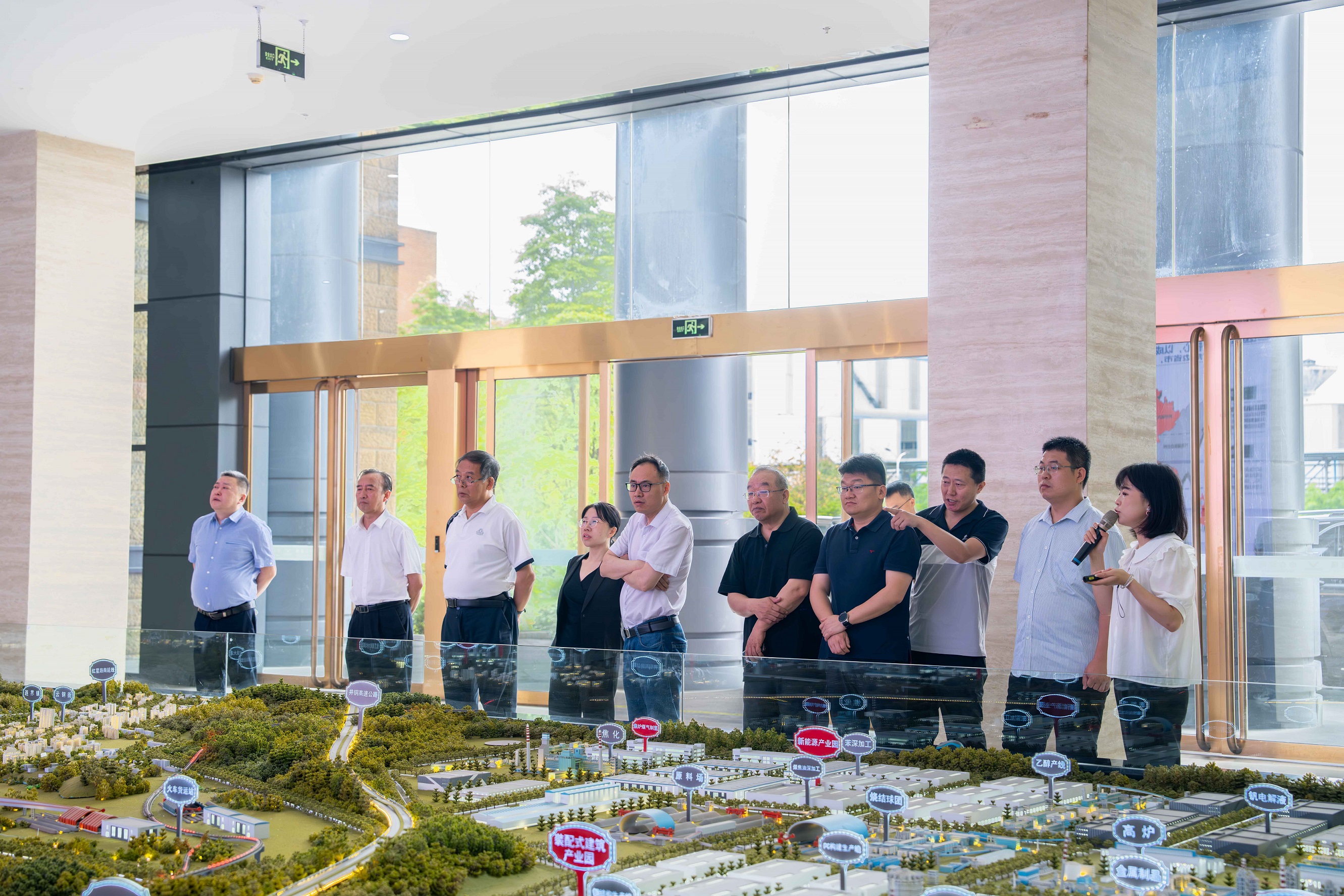 中科院專家團(tuán)隊(duì)蒞臨川威連界基地