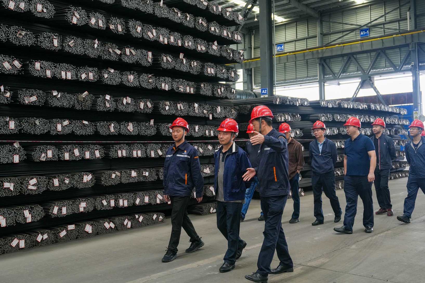 國慶佳節(jié)！王勁董事長一行深入一線調(diào)研慰問(圖6)