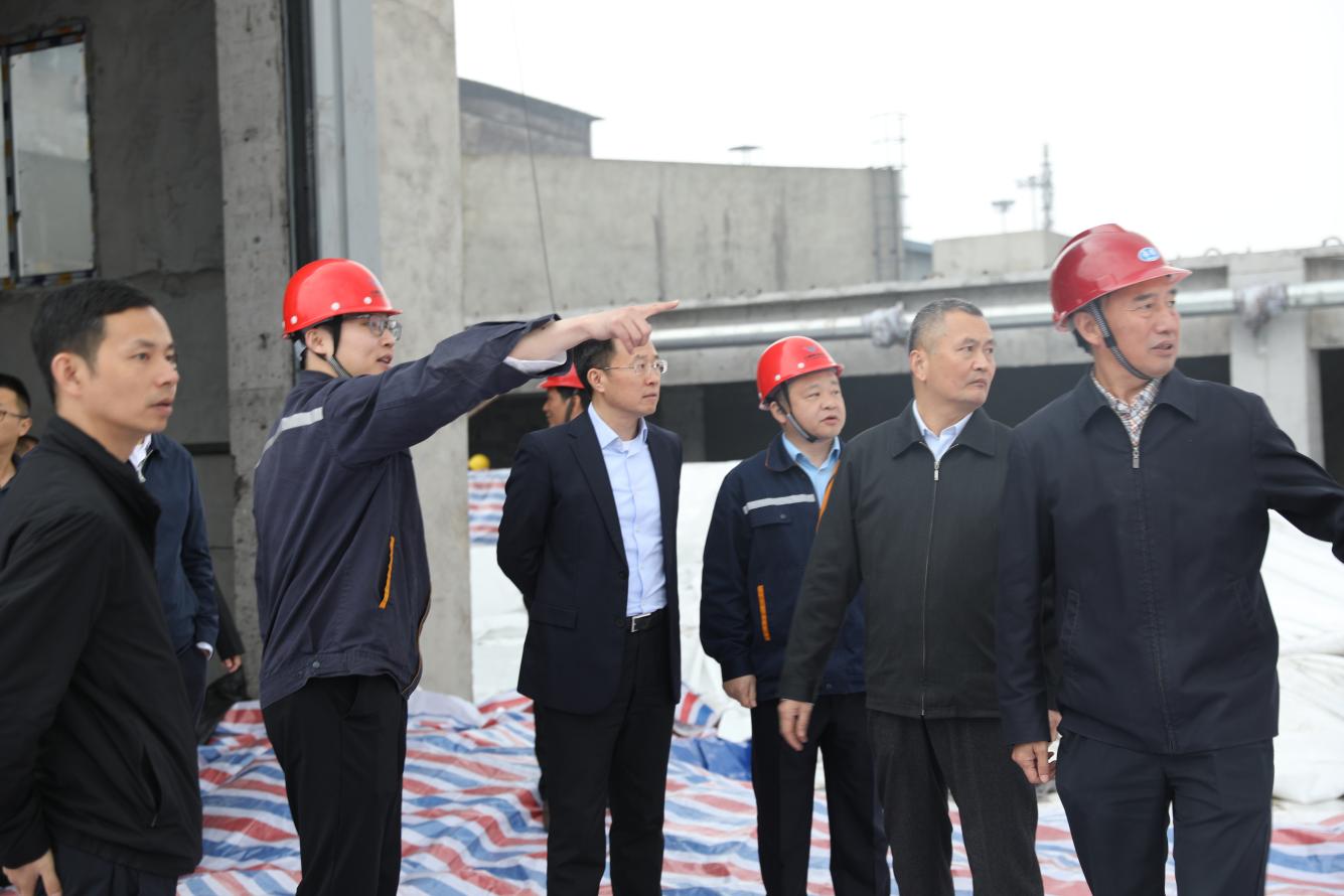 市人大常委會(huì)副主任曾云忠、市政府副市長(zhǎng)畢勝到川威調(diào)研督導(dǎo)超低排放改造推進(jìn)情況(圖2)