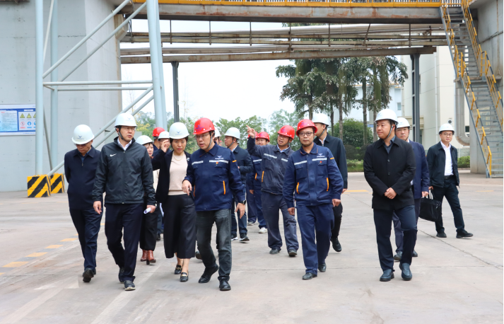 落實超低排放改造  推動行業(yè)綠色發(fā)展 ——內(nèi)江市委副書記路松明一行蒞臨星船城公司調(diào)研(圖2)