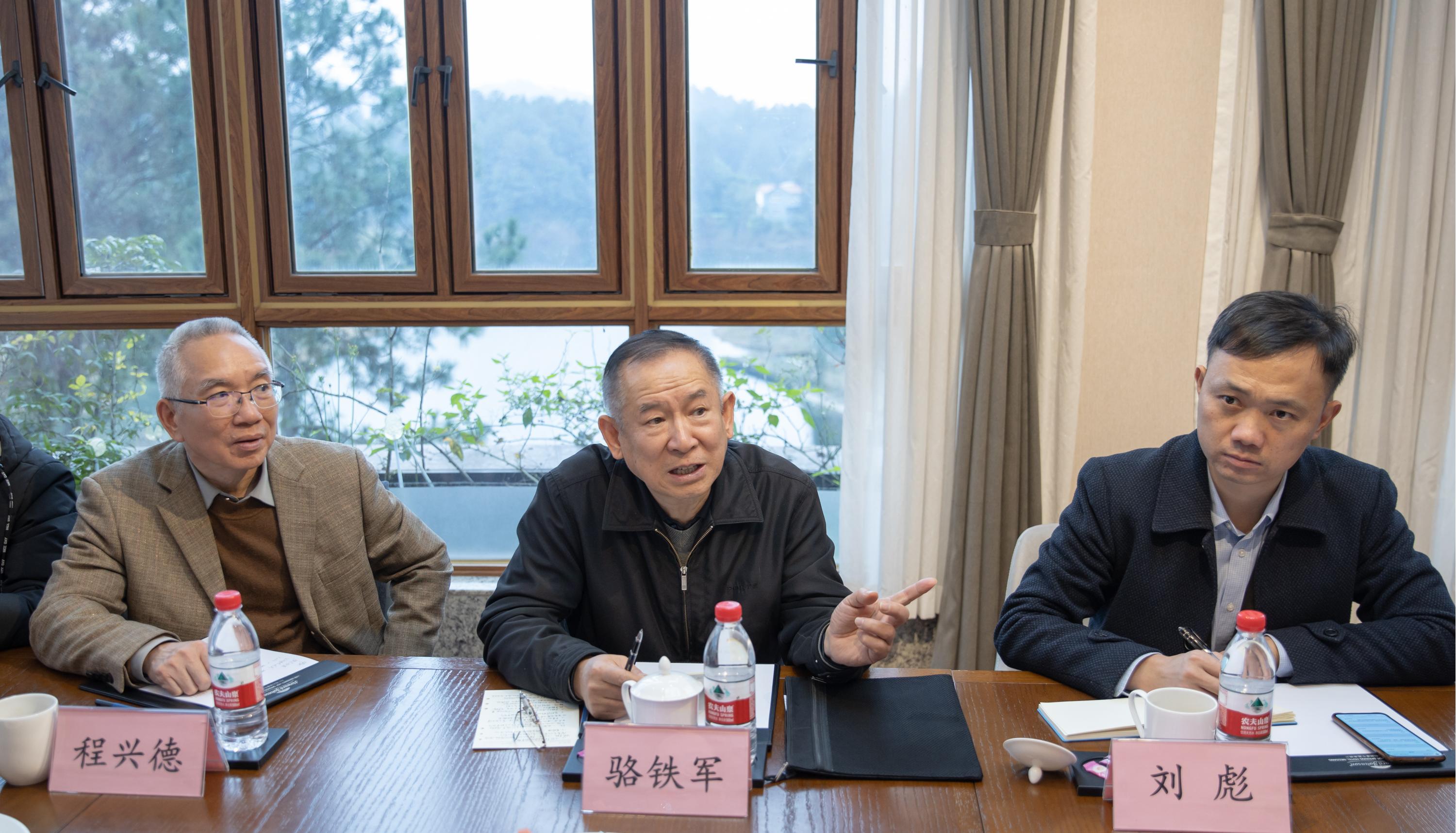 中鋼協(xié)駱鐵軍副會(huì)長一行到訪川威集團(tuán)(圖6)